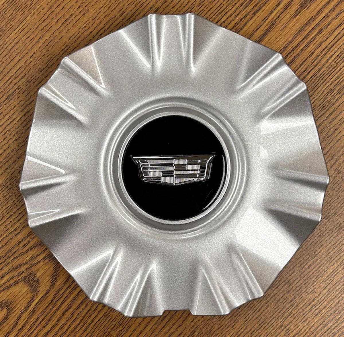 7 3/4" Cadillac Escalade OEM Silver Center Cap #84460109 single