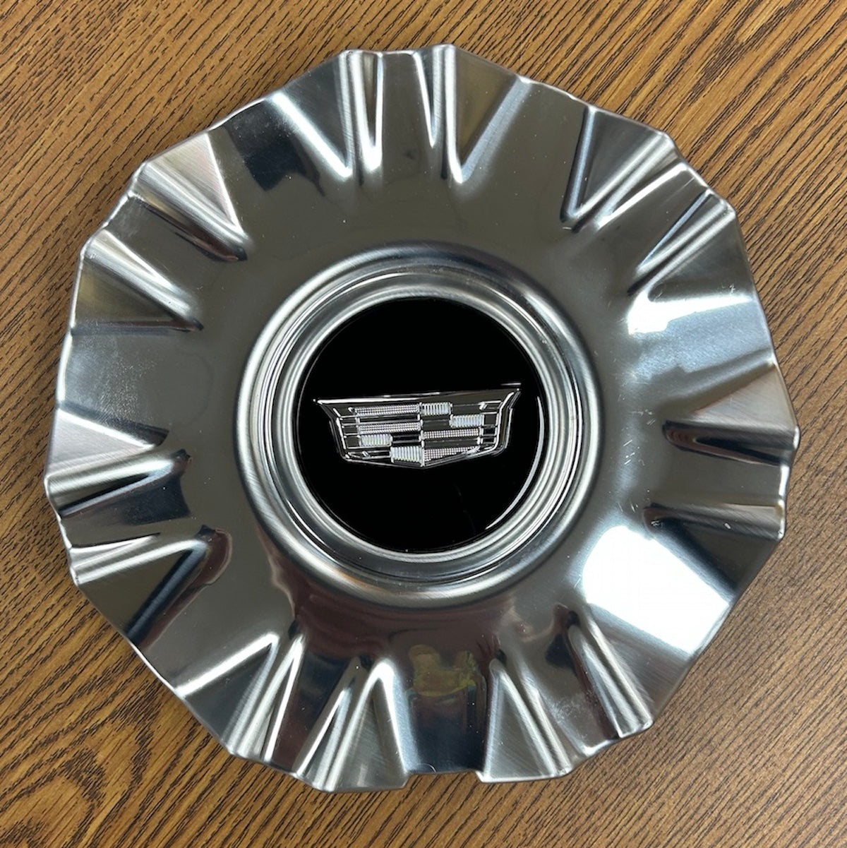 7 3/4" Cadillac Escalade OEM Polished Center Cap #23378305 single