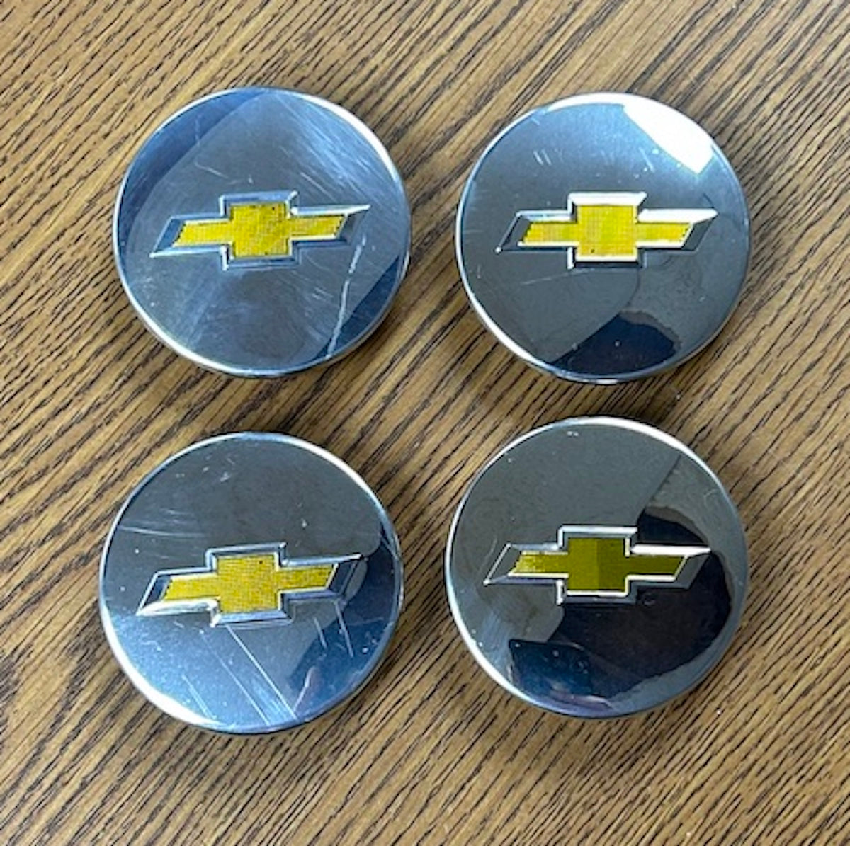 2 5/8" Chevrolet Blazer, Colorado, Equinox Polished Center Cap #20997899 set