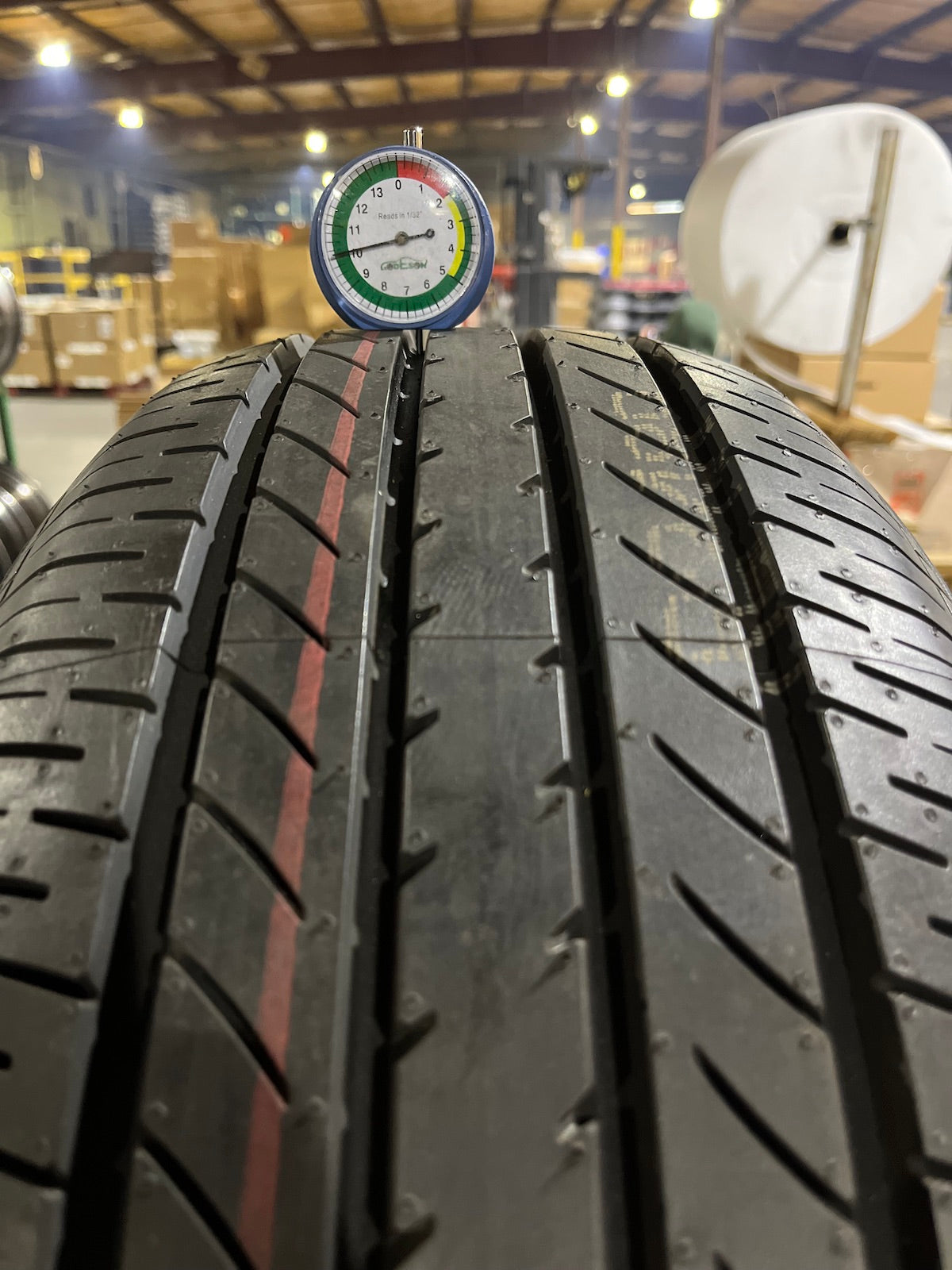 2156016 215/60R16 E75 95V Yokohama BluEarth tires set 10/32