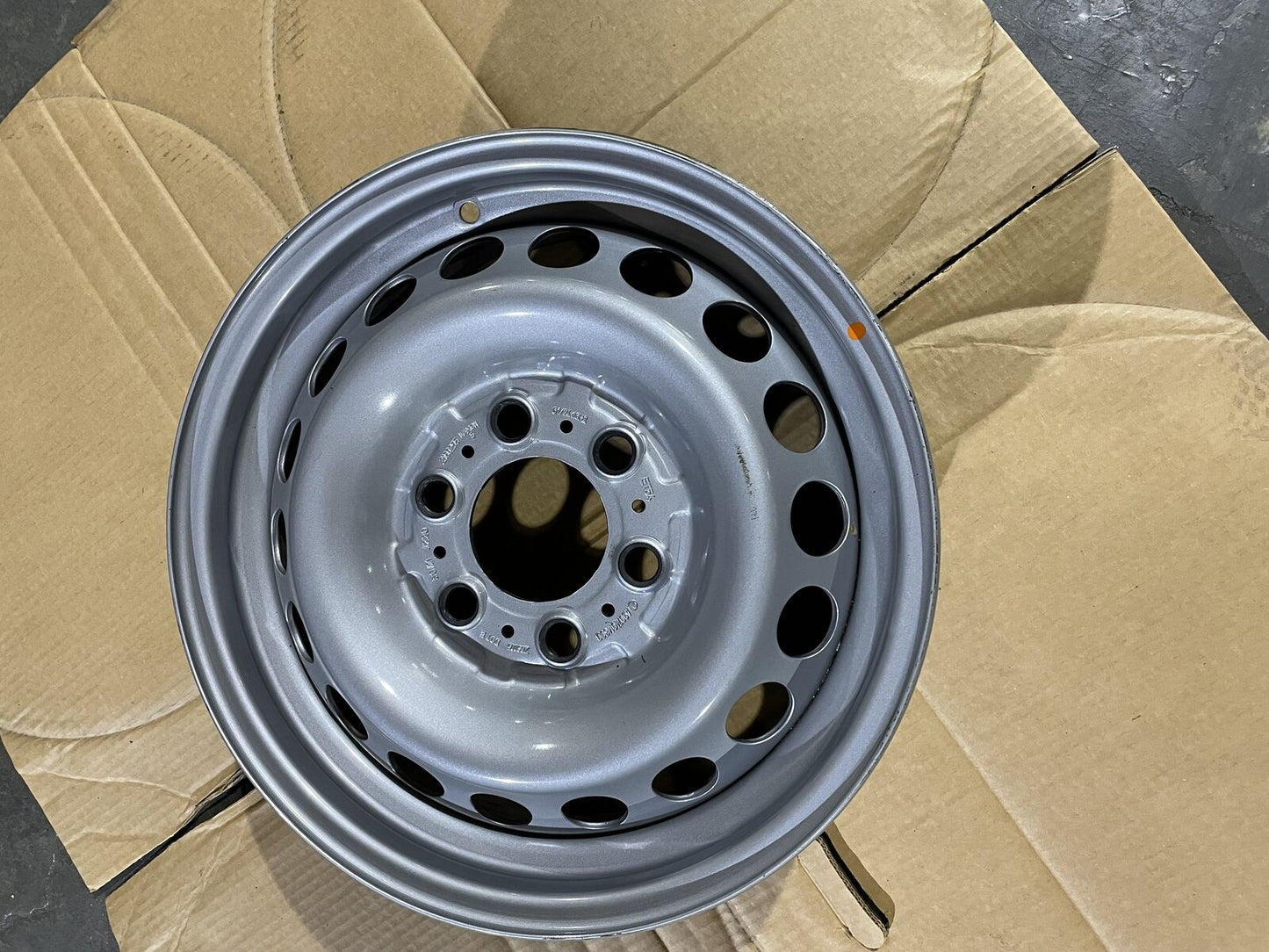 16" Dodge Mercedes Freightliner Sprinter 1500 2500 Factory OEM Wheels 2354 85404