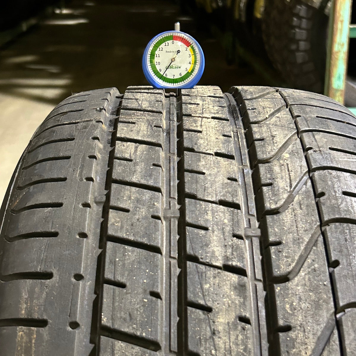 2754019 275/40ZR19-101Y Pirelli P Zero tire single 8/32