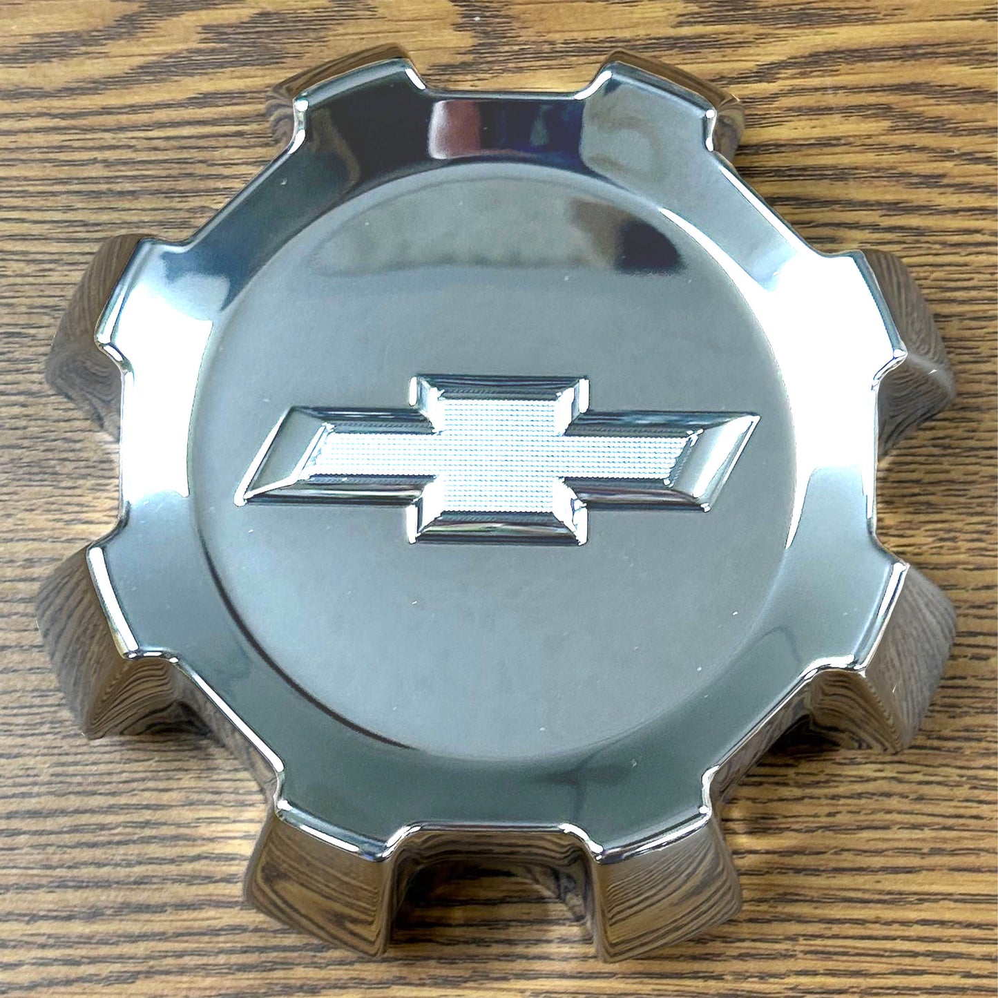6 7/8" Chevrolet Silverado 2500, 3500 Chrome OEM Center Cap #22909149 single