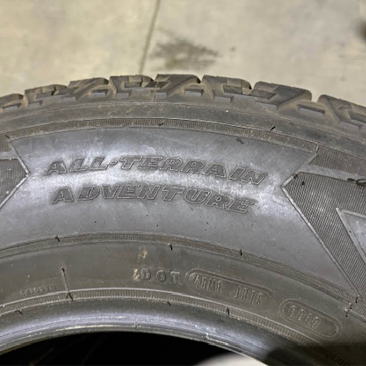 2457517 245/75R17 - 112T Goodyear Wrangler A/T Adventure tire single 8.5/32