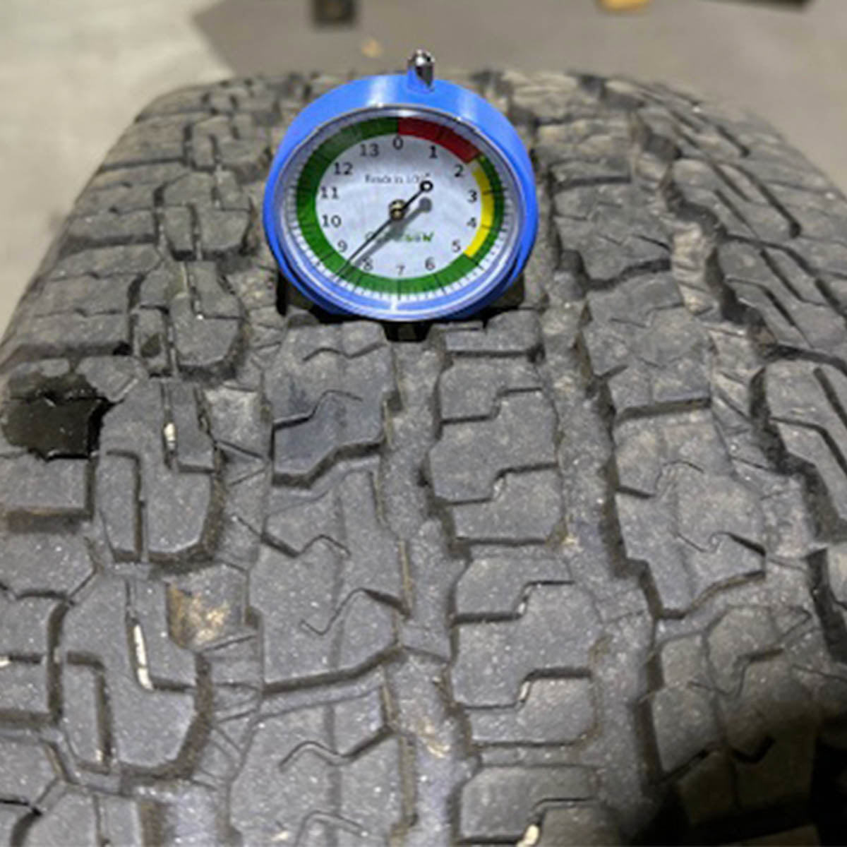 2457517 245/75R17 - 112T Goodyear Wrangler A/T Adventure tire single 8.5/32