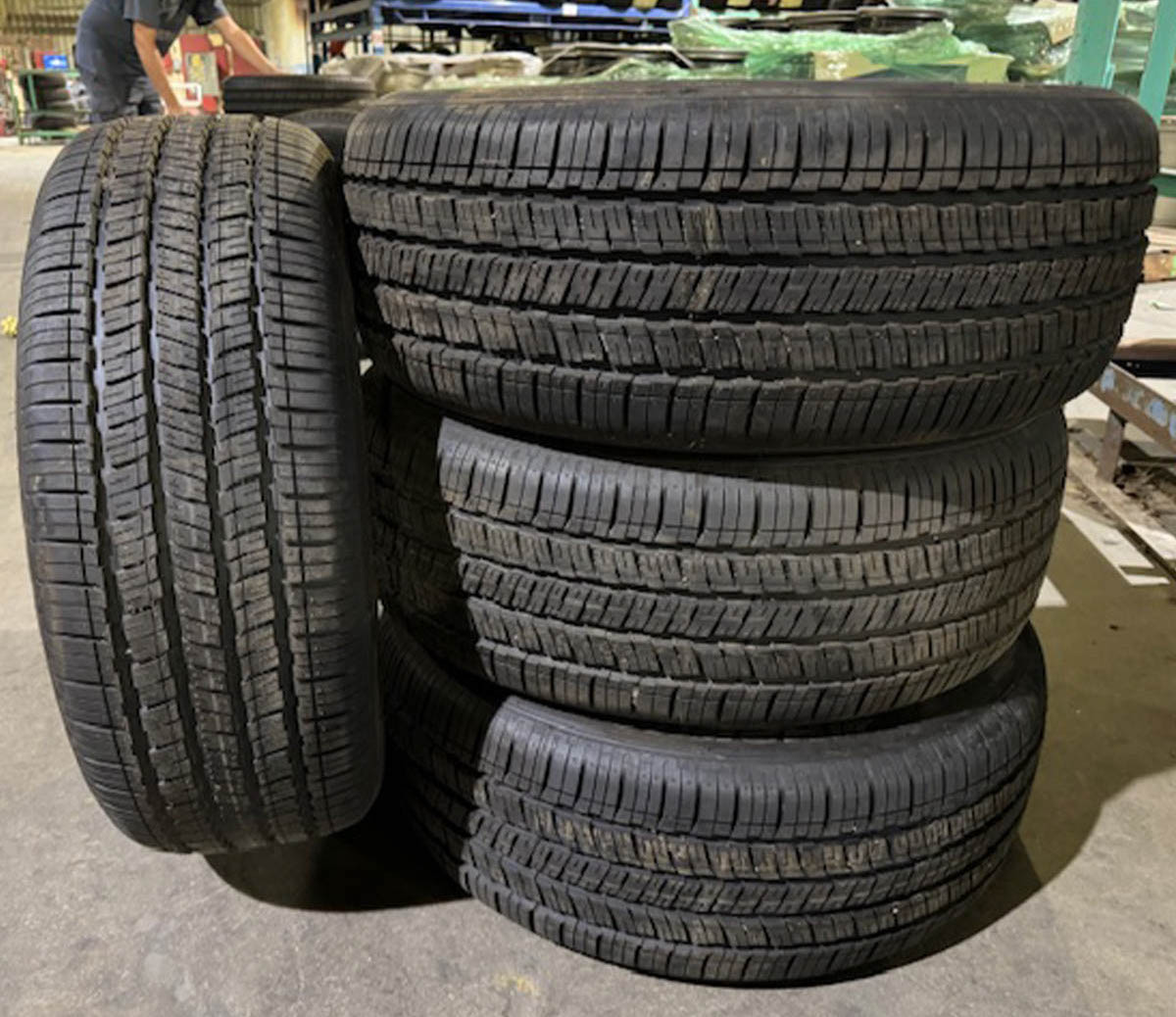 2255517 225/55R17 - 94H Hankook Kinergy GT H436 tires set 9/32