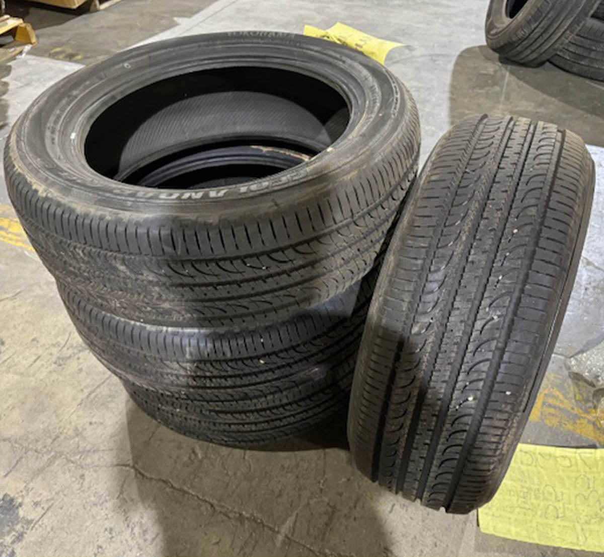 2255518 225/55R18 - 98H Yokohama Geolander G055 tire set 10