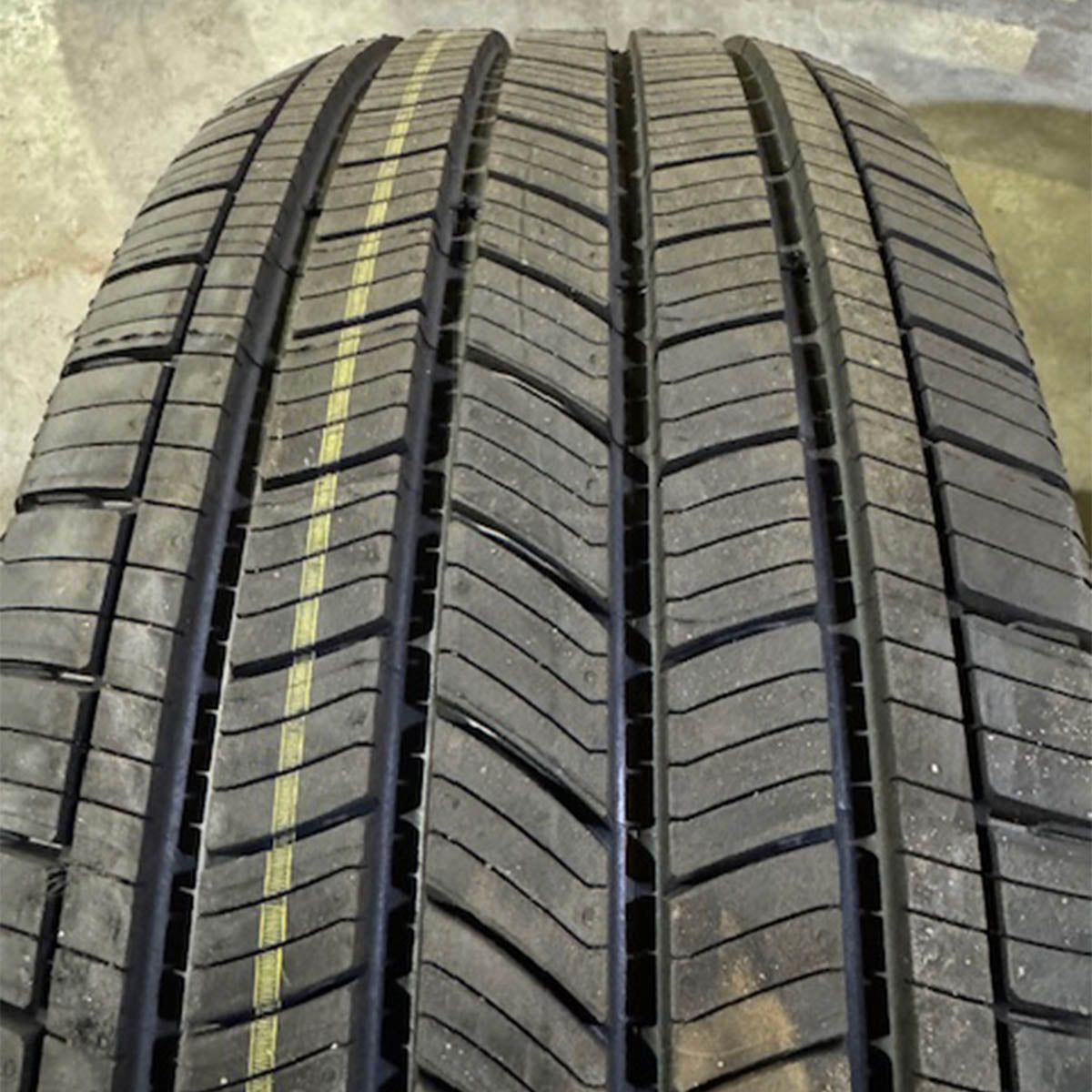 2555520 255/55R20 - 110V Michelin Primacy A/S tire set 9.5/32
