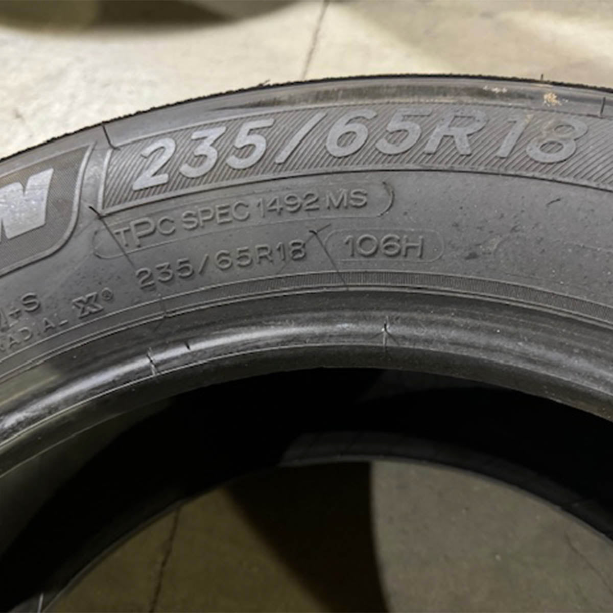 2356518 235/65R18 106H Michelin Premier LTX A/S tires set 7.4/32