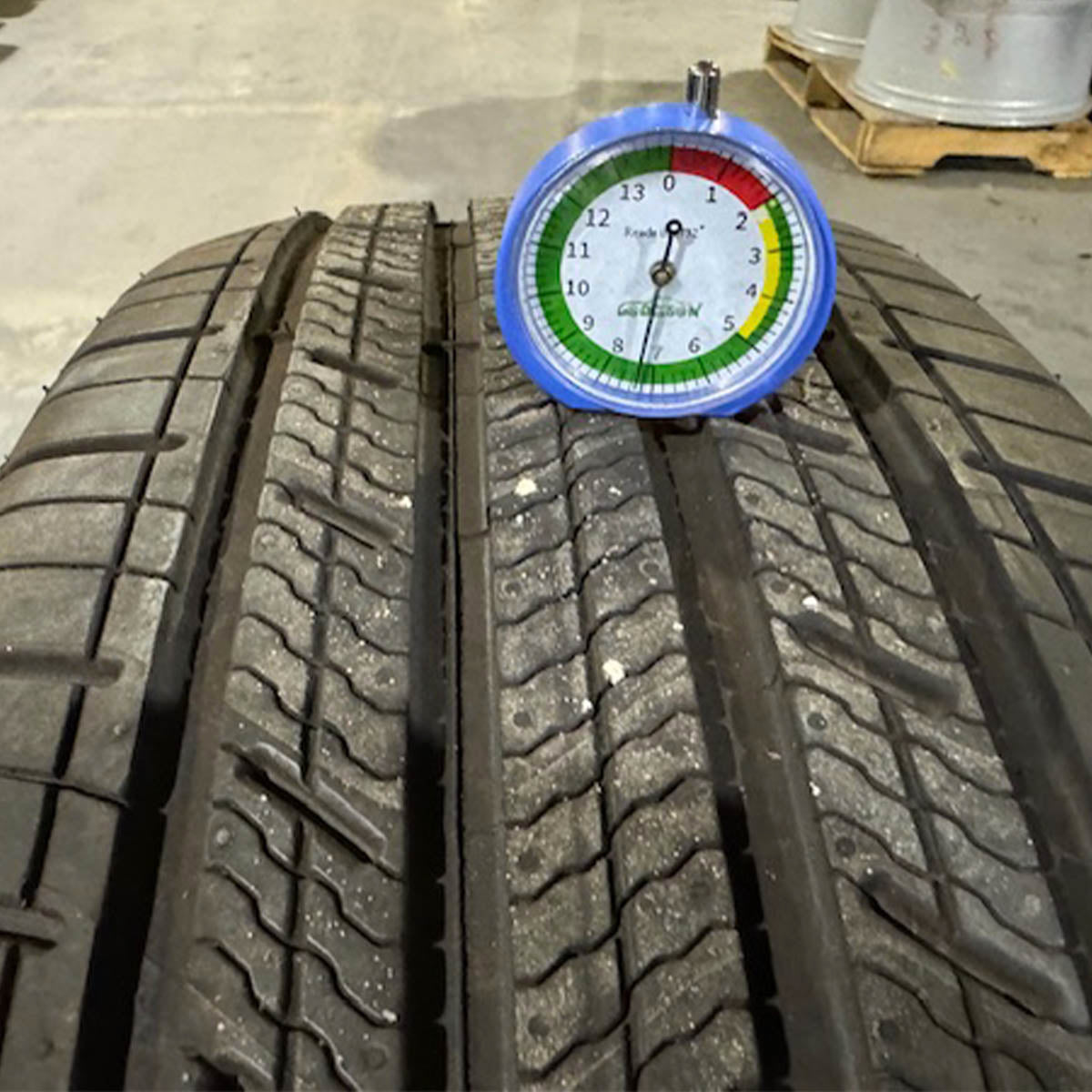 2356518 235/65R18 106H Michelin Premier LTX A/S tires set 7.4/32