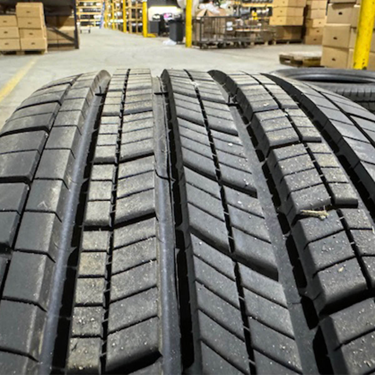 2656018 265/60R18 - 110H Michelin Primacy LTX tires set 8.8/32