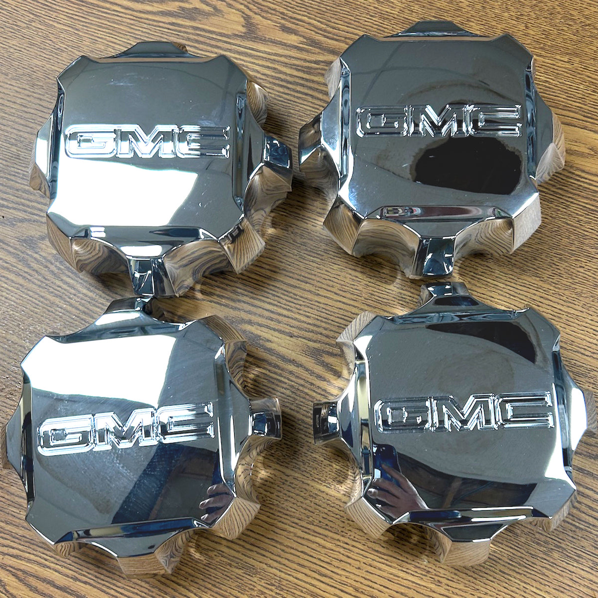7" GMC Sierra 2500, 3500 OEM Chrome Center Cap #84465270 set