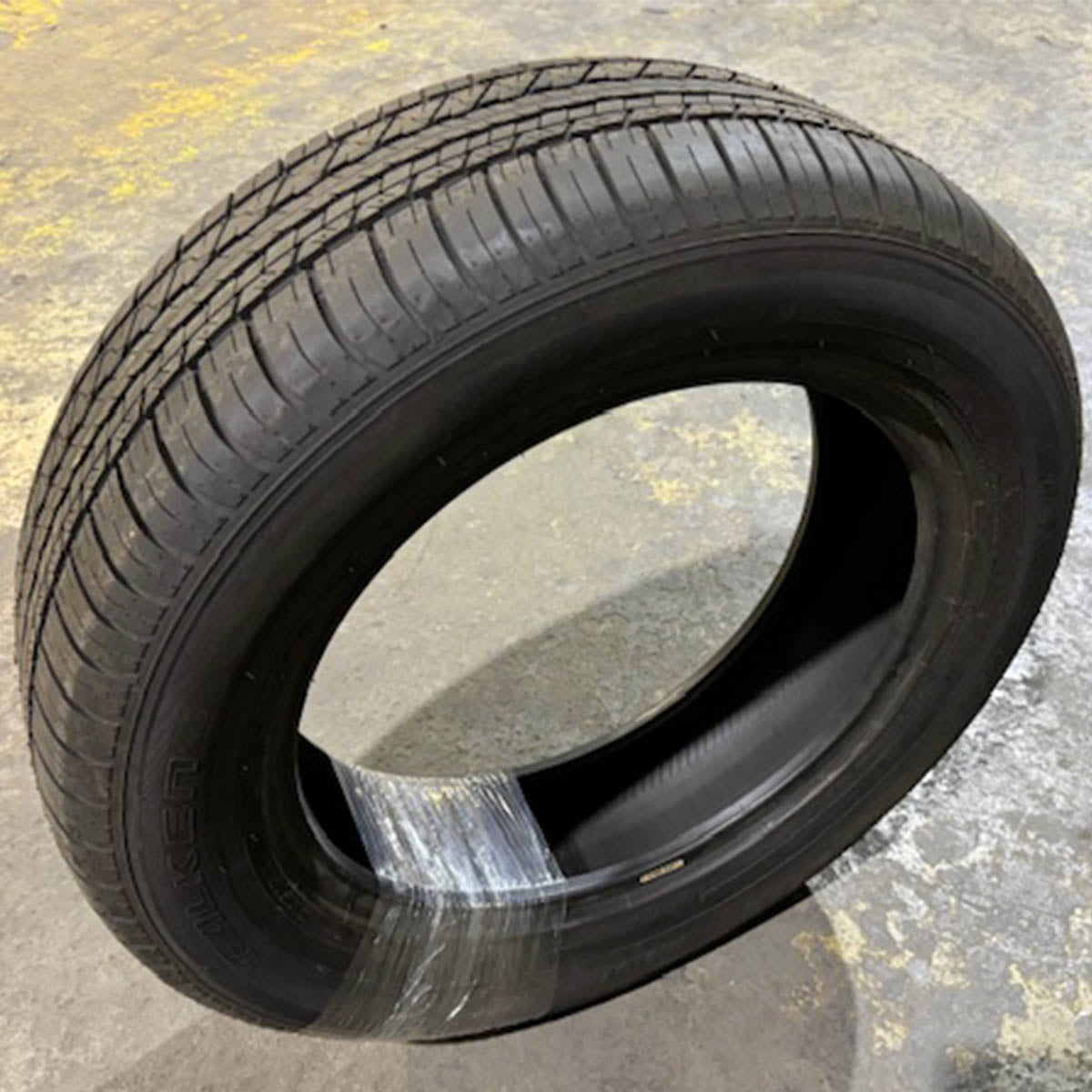 2256018 225/60R18 100H Falken Ziex ZE001 A/S tire x1 single 10/32