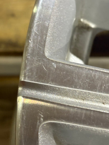 20" GMC Sierra 2500 3500 SRW Machined W/Silver wheel rim Factory OEM 5950