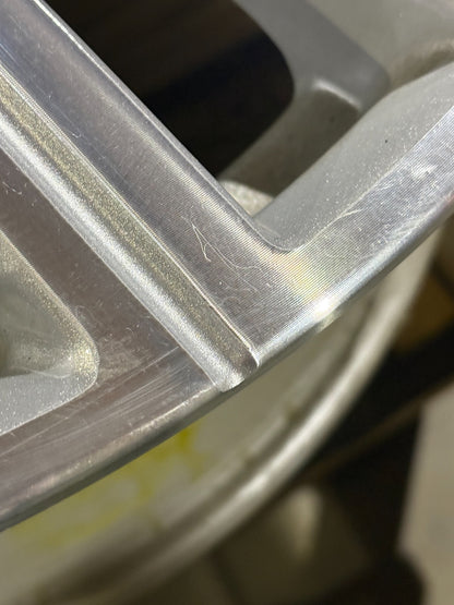 20" GMC Sierra 2500 3500 SRW Machined W/Silver wheel rim Factory OEM 5950