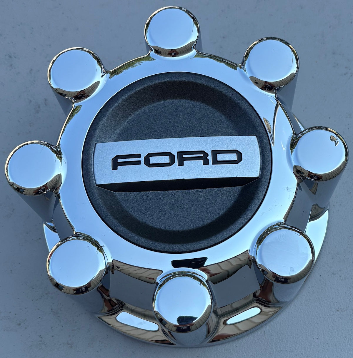 8 3/8" Ford F-250, F-350 SRW OEM Chrome REAR Center Cap HC3Z1130KDA single