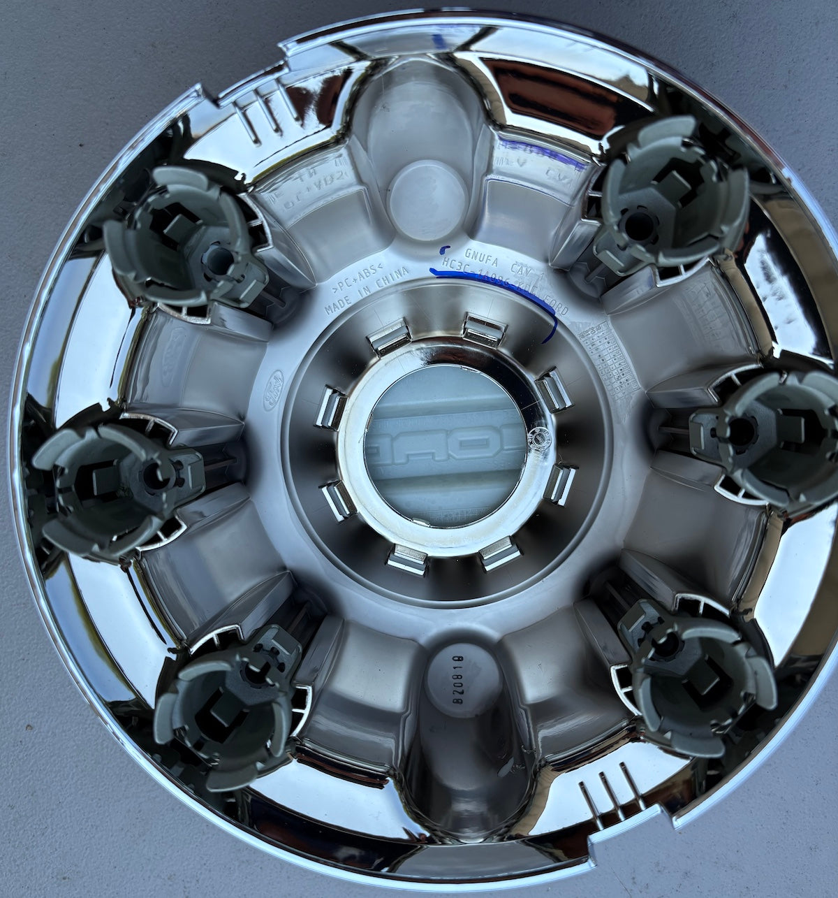 8 3/8" Ford F-250, F-350 SRW OEM Chrome REAR Center Cap HC3Z1130KDA single